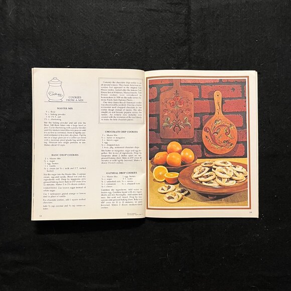 3 – Vintage “Ideals’ Christmas Books - Picture 7 of 11